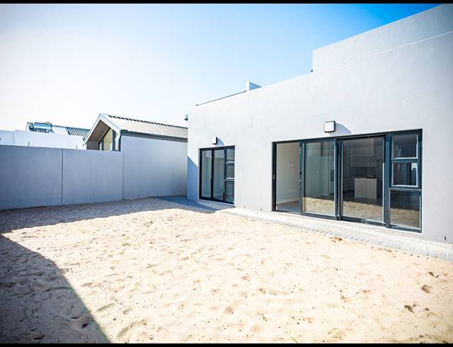 4 BEDROOM FREEHOLD FOR SALE IN SANDOWN